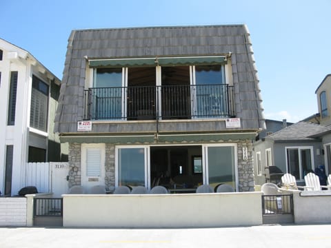 Front facing the ocean