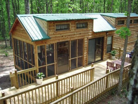 Twin Oaks cabin at Cumberland Plateau Retreat vacation cabin rentals.