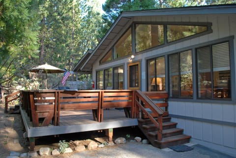 Front entrance of cabin