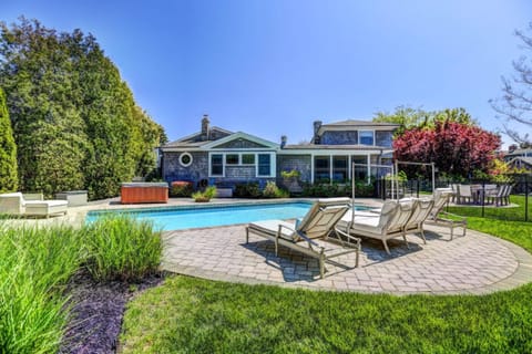 Backyard, Pool, & Hot tub!