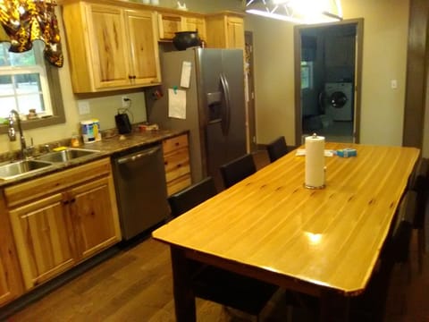 Seat 8 at Amish table