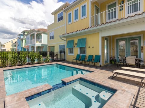 Private Pool & Hot Tub