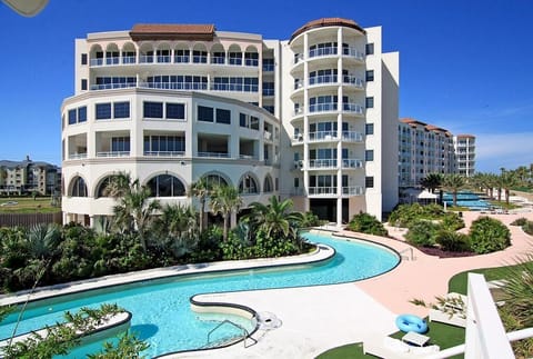 Welcome to THE DIAMOND BEACH, Galveston Island's First Class Beach Resort
