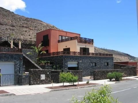 main facade of the villa