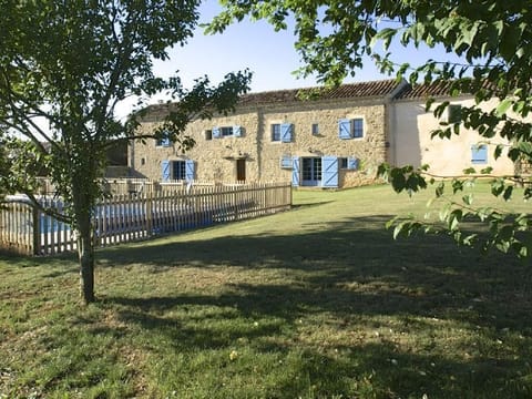 La Vieille Ferme across the rear garden