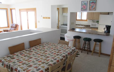 Main Level-Kitchen,Living room,Dining,Laundry,Bathroom