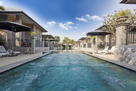 9 Bedroom Pool Villa's