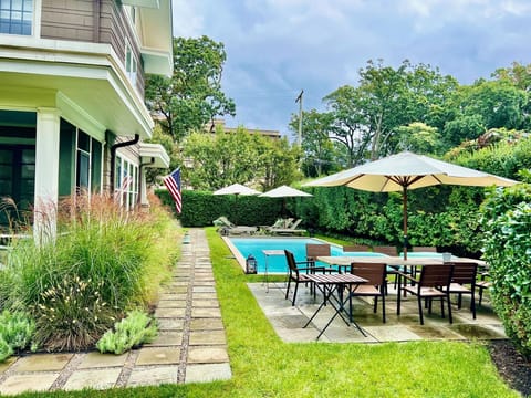 Backyard Sanctuary 