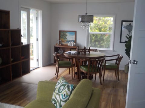 Mid-Modern century decor meets the beach.