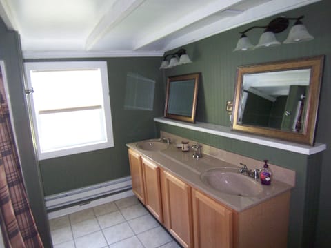 Main floor full bath, and laundry room
