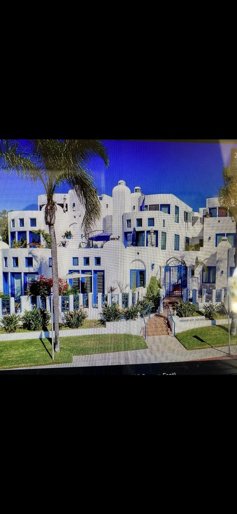 Santorini West condominiums