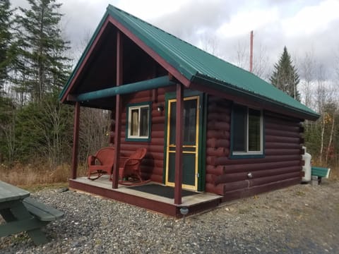 cabin 5 sleeps 3