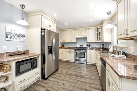 A kitchen well-equipped for cooking...if you do that sort of thing on vacation!