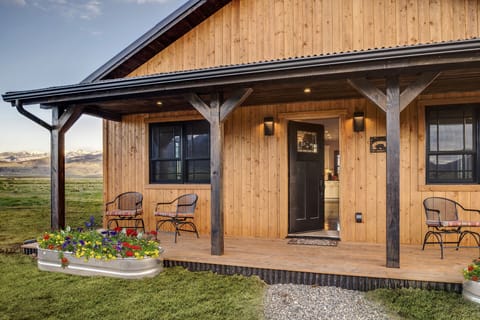 come and sit a spell