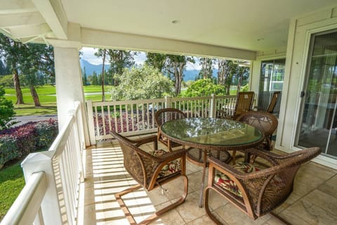 Lanai with dramatic view of mountains & world class Makai Golf Course