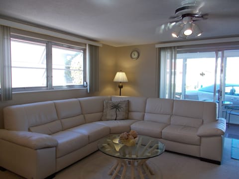 All NEW TILE. Spacious 2bedroom 2 bath 