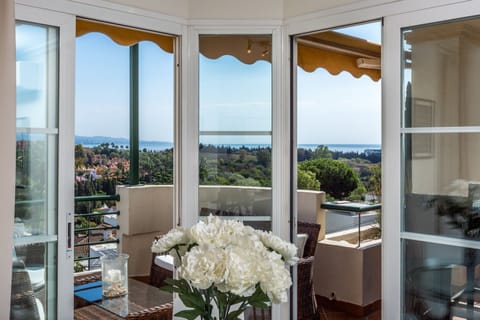 Puerto Banus Luxury Apartment Sea views, pool