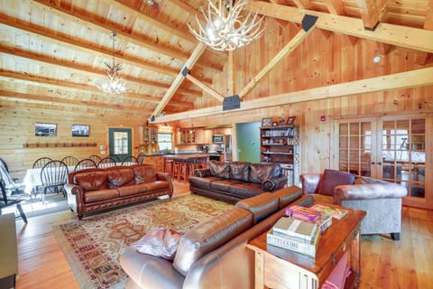 West Dover Vaction Rental Cabin | 5BR | 3BA | 3,500 Sq Ft | Steps Required