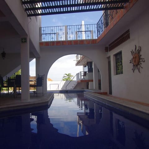 Fina & blue room pool side