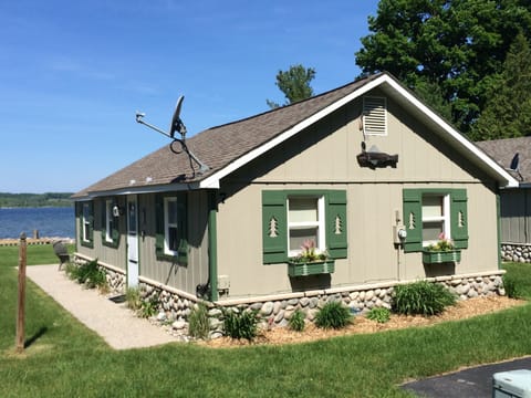 Welcome to West Wind Resort and our Cottage #7
