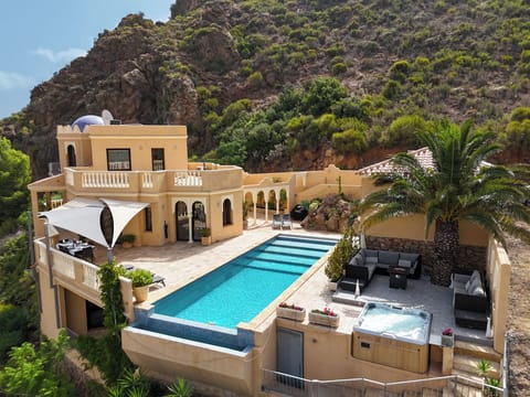 Casa Del Mar