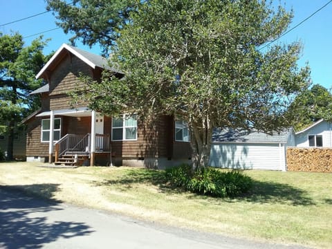 Balcomb Family Beach Cabin, 3 blocks from the beach