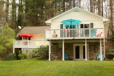 2-bedroom, 2-bath cottage with all the amenities