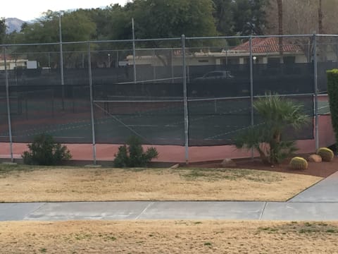 Community tennis court
