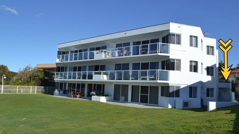 External view of the apartment building.
