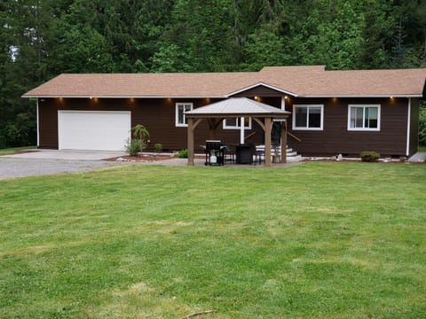 Peacefull Setting on a 5 acre estate.  Room for walks, and for the kids to play.