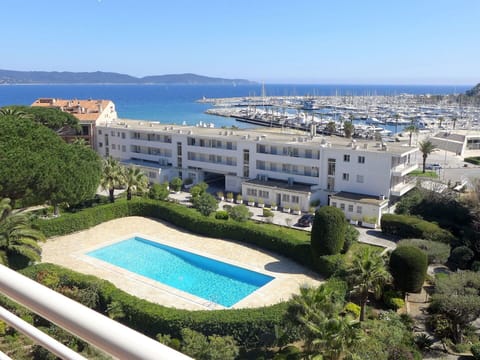 Swimming Pool, Property, Building, Resort, Architecture, Apartment, Leisure, Real Estate, Hotel, Condominium