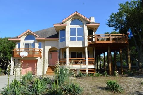 Front Exterior VIew From Sea Ridge Drive
