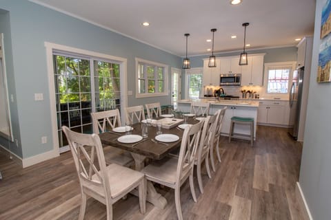 Main Level | Dining Room