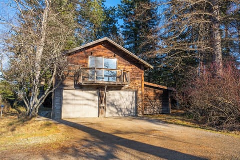 Front of the house. Parking area and garage (one car can fit in garage).