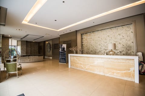 1BR FULLY FURNISHED MOSAIC TOWER MAKATI