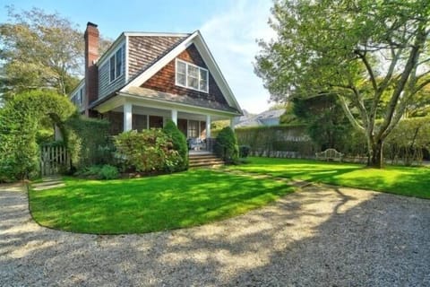 Secluded 4 BR, 3B, compl renovated shingle cottage w/i easy 5 min walk to town.