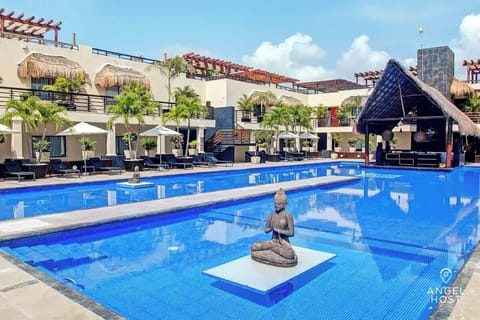 Dive into bliss! Your ultimate relaxation oasis awaits.