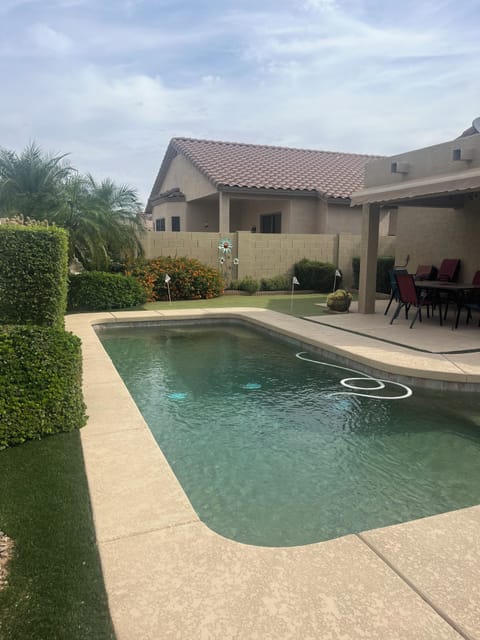 Relaxing back yard with optional pool heat
