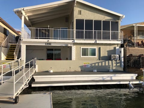 A getaway that is truly "on the water"! Swim up to the deck after fun in the sun