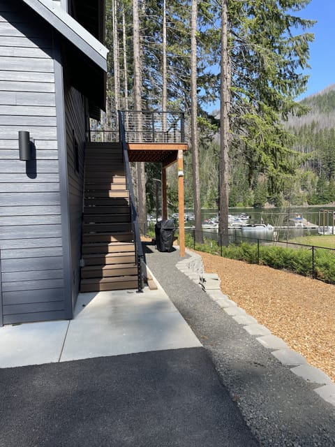 Front entry to private studio apartment, bbq below 