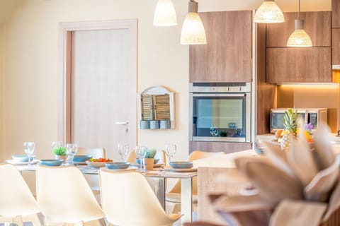 Dining Room, Kitchen