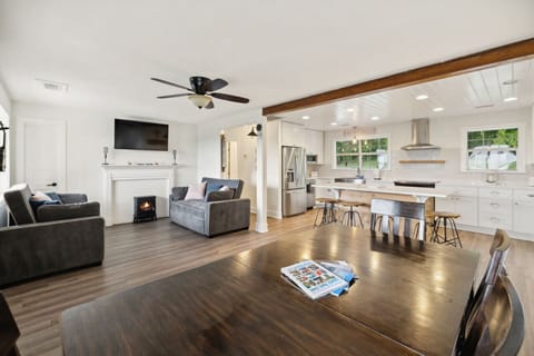 Open floor plan Living/dining area perfect for gathering with friends and family