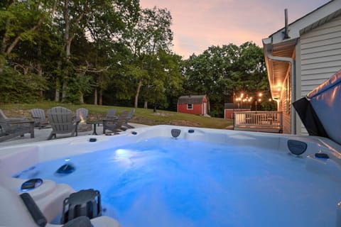 Enjoy the ambiance of the outdoors in style!