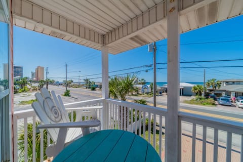 2nd Floor | Outdoor Sitting Area