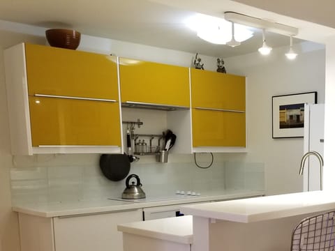 Clean and plenty of cabinet space in the kitchen