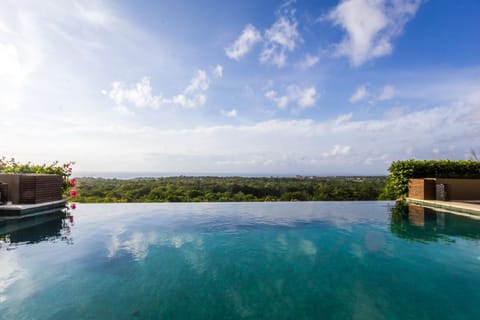 Bayu Lux 4 Bed Villa Car+Driver,Uluwatu