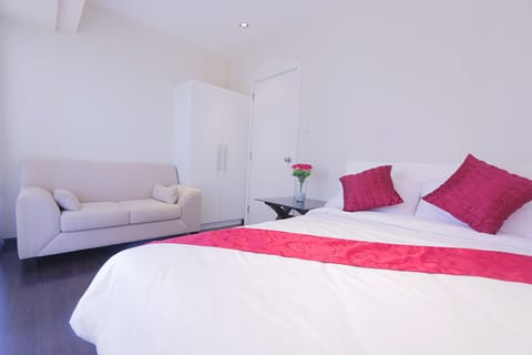 1 Bedroom + Internet @Knightsbridge 2311