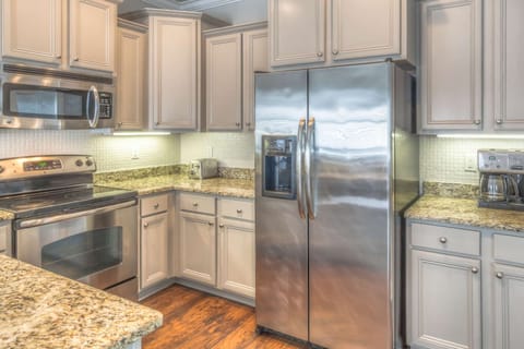 A kitchen that will make you actually want to cook while on vacation!