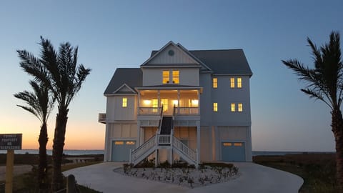 Twilight at Heaven on Bay