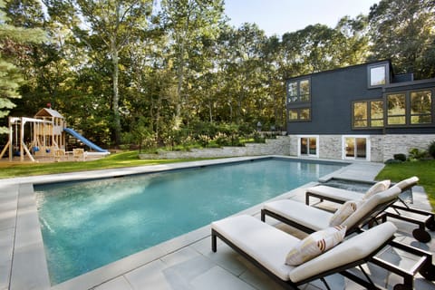 Pool & Spa
